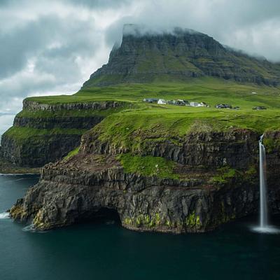 Водяной знак на фотографиях можно поменять в любой момент просто загрузив новую картинку в админке